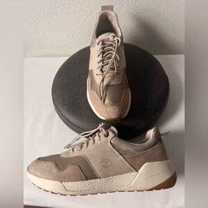 Timberland women’s sporty laced up sneakers, tan color, size 9 1/2, pre-owned